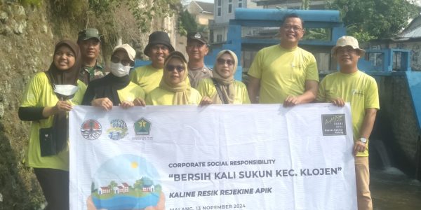 Anniversary ke 7th, Whiz Prime Hotel Malang Gelar Bersih Kali Sukun di Lingkungan Kelurahan Oro-oro Dowo dan Kauman